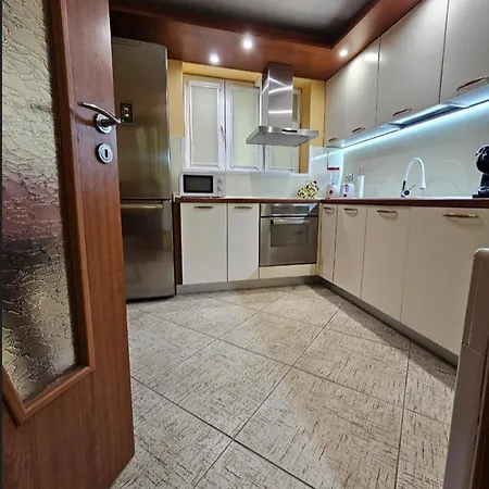 דירה Cozy Place - в центъра, само на 5 минути пеша от плажа