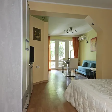 Cozy Place - в центъра, само на 5 минути пеша от плажа דירה