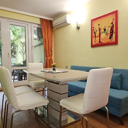 Cozy Place - в центъра, само на 5 минути пеша от плажа Burgas City